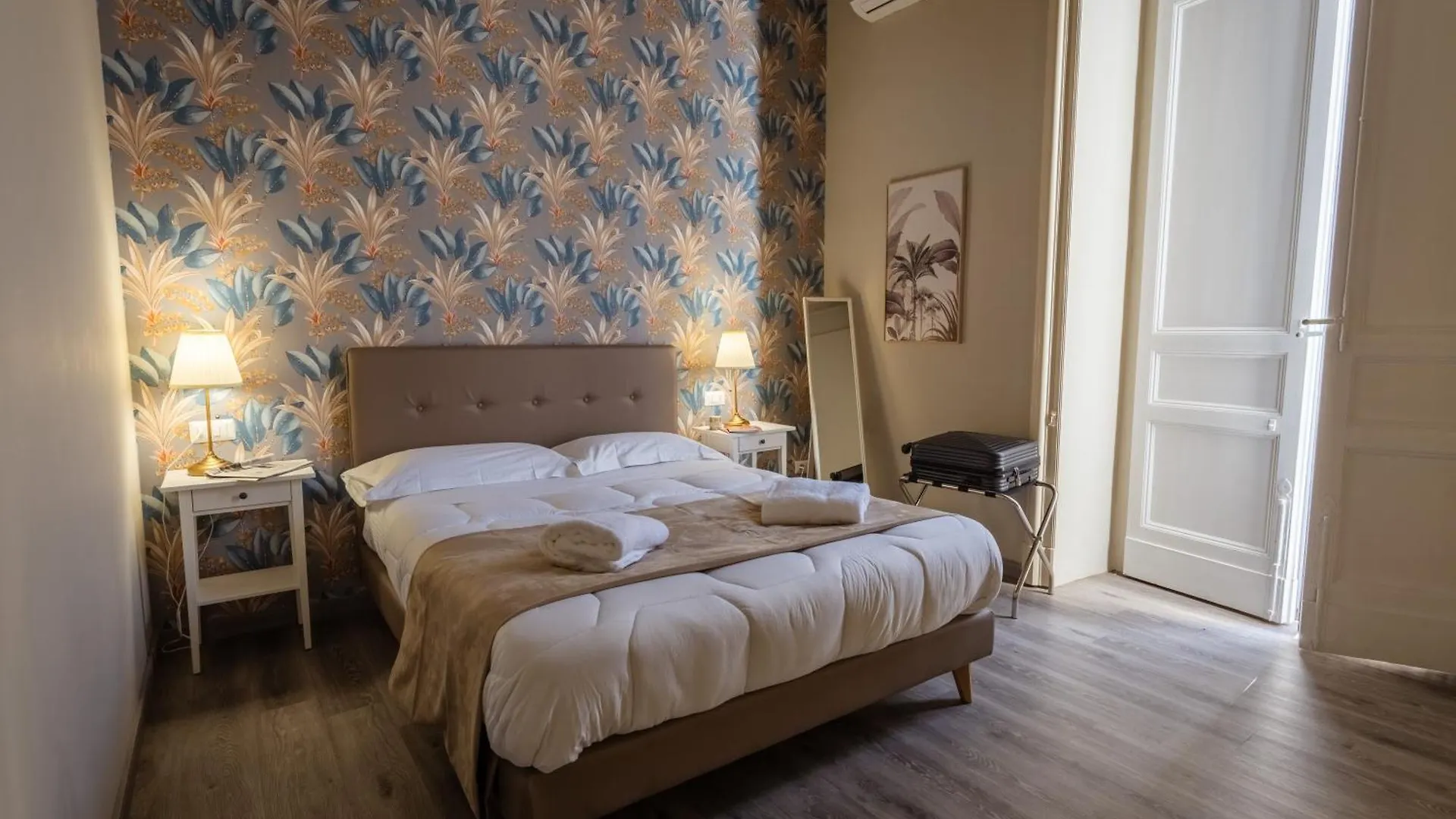 ****  קטאניה Etnea Boutique Hotel איטליה